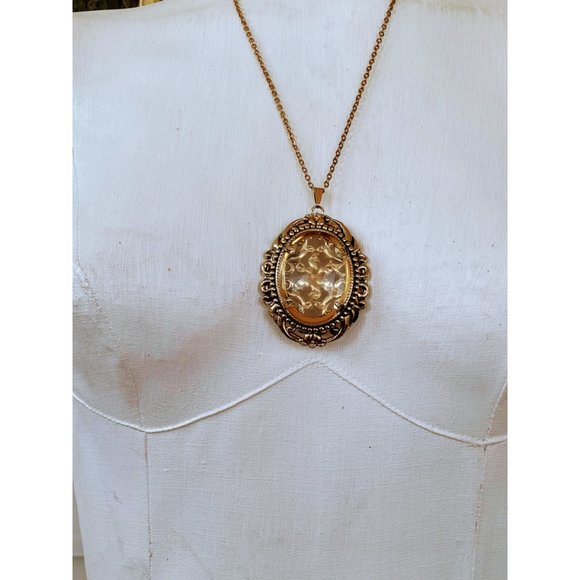Vintage 1970s Large Brass Oval Pendant Necklace with clear glass BOHO - Picture 5 of 8